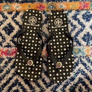 tory burch flip flops